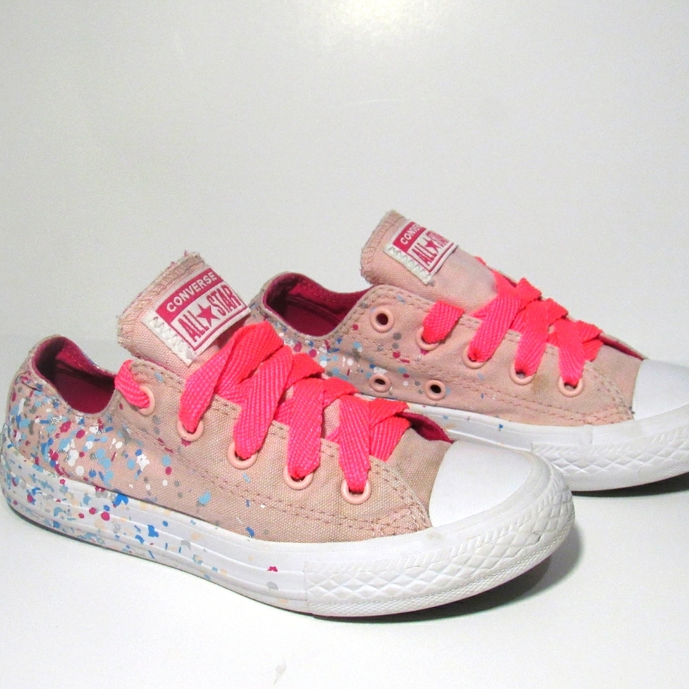 Pink polka dot convers